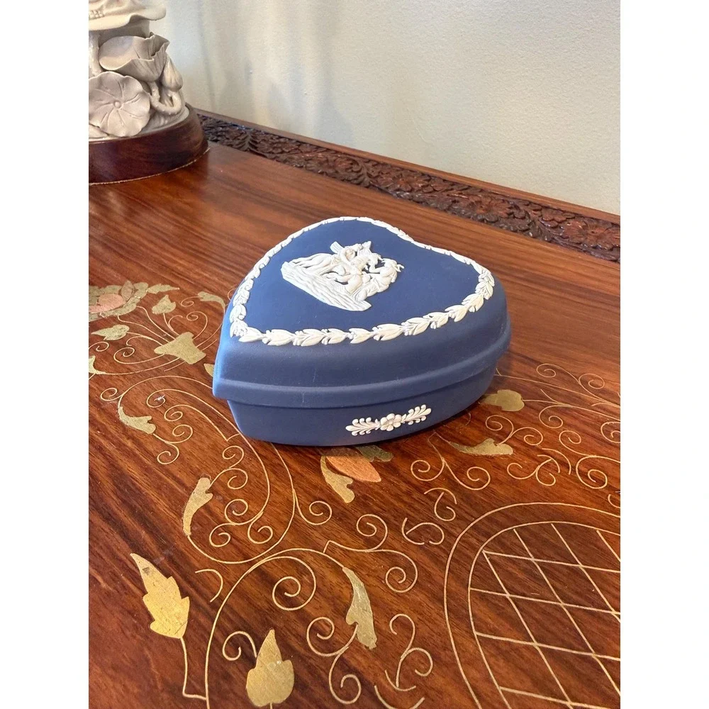 Vintage Wedgwood Blue Jasperware Heart Trinket Box, Jewelry‎ Box Gift